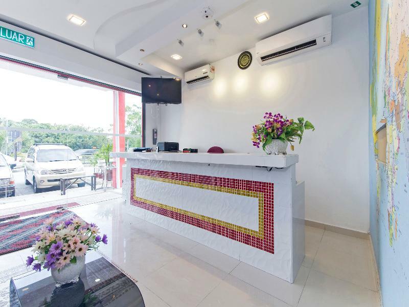 Super Oyo 414 Adiff Palace Hotel Sepang Exterior photo