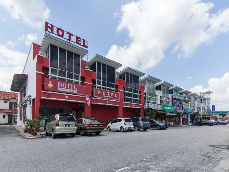 Super Oyo 414 Adiff Palace Hotel Sepang Exterior photo