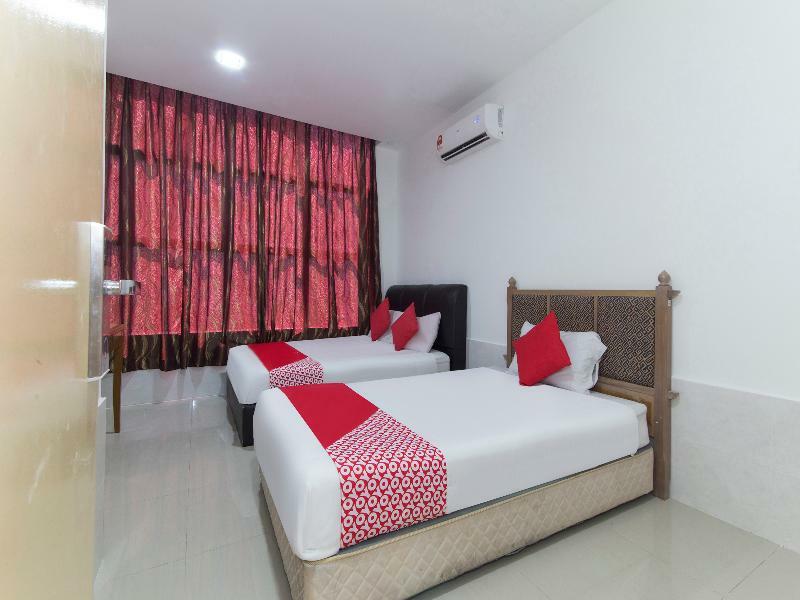 Super Oyo 414 Adiff Palace Hotel Sepang Exterior photo